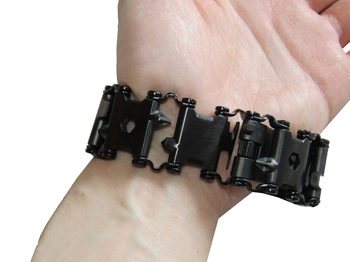 Tread multi-tool bracelet